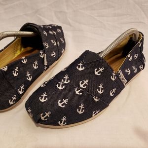 Toms Classic Navy Denim with Embroidered Anchors Sz 7.5